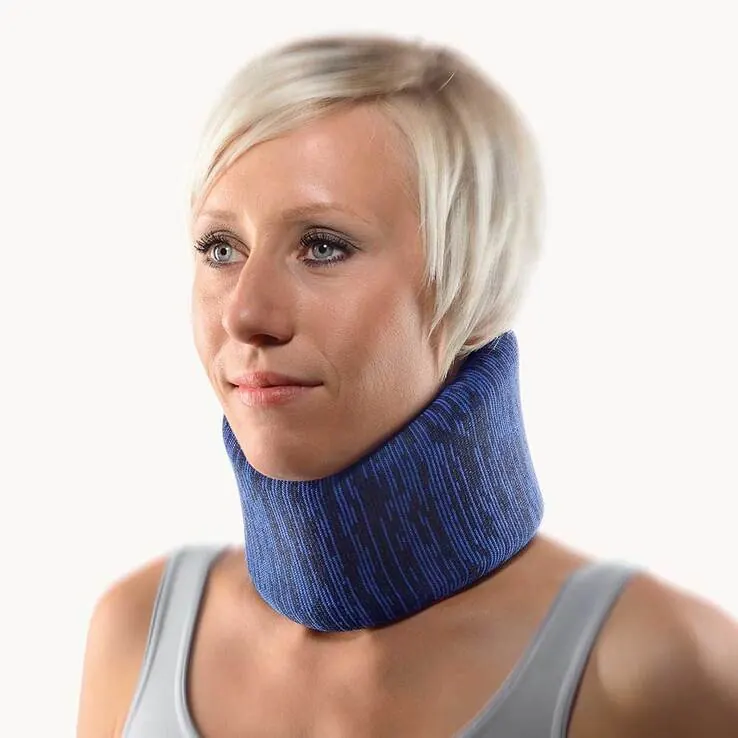 Bort Cervicalstütze 9 cm Eco blau / schwarz, 1 St
